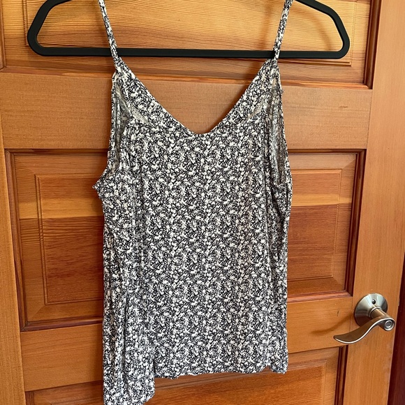 PRICED TO SELL - See Description for details — Black and Cream Floral Cami - Picture 4 of 7